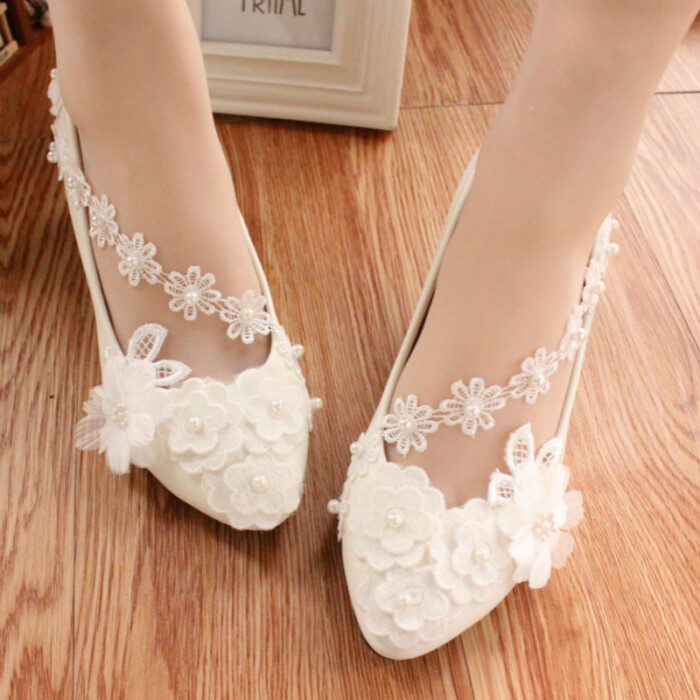 白色婚鞋纯棉花朵伴娘鞋 中跟影楼拍照婚纱…