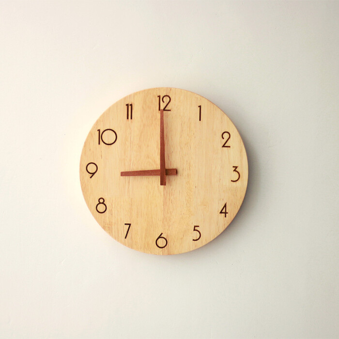 肆月 简约实木挂钟橡胶木面板时钟客厅可定制创意指针钟表装饰钟