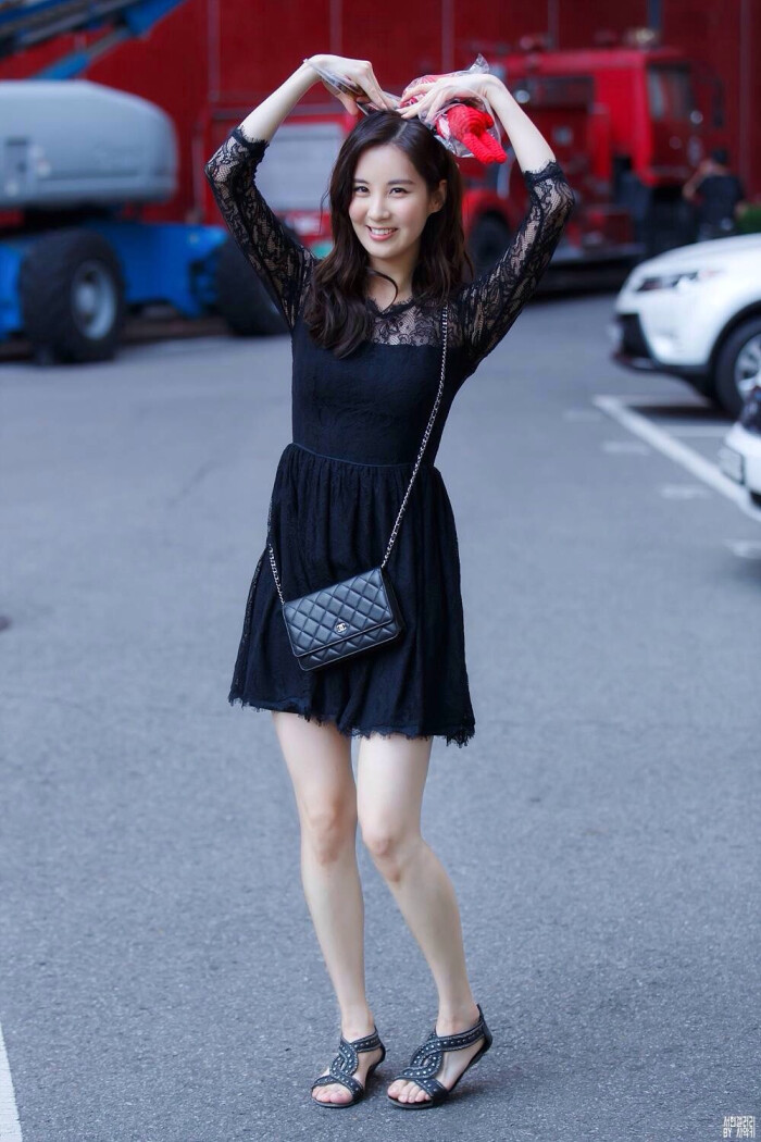 徐贤 音乐剧 上班 发型 妆容 搭配 身材 气质 淑女 少女时代