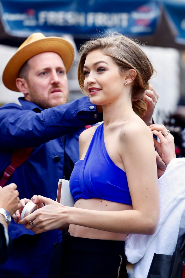 (gigi hadid 1995年4月23日生于美国洛杉矶,是美国新生代模特和电视