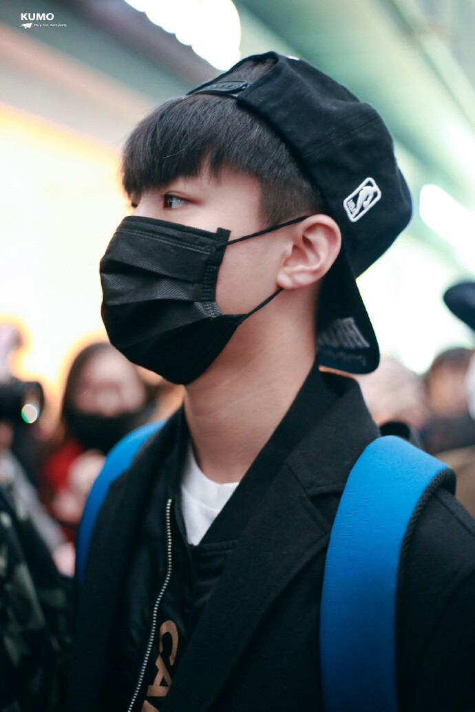 王俊凯#tfboys王俊凯#tfboys#160227 北京首都机场-厦门高崎机场