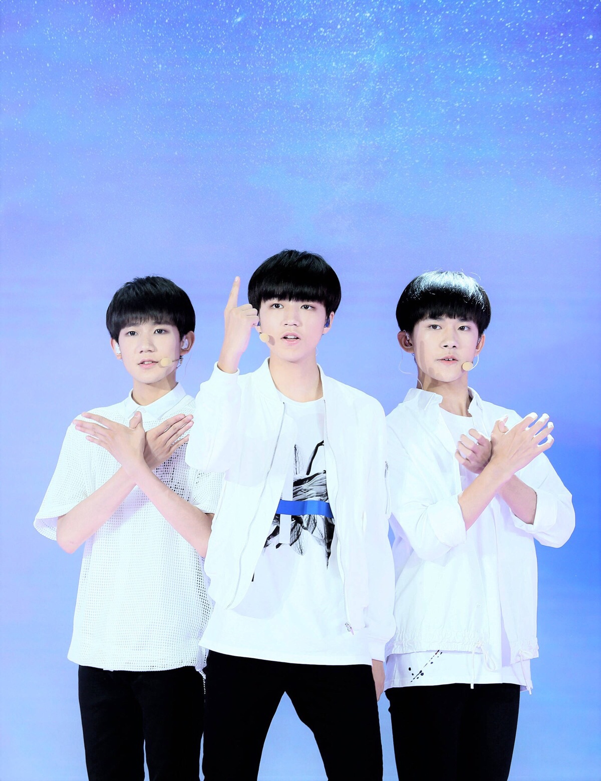 王俊凯 #易烊千玺 #王源 #tfboys 央视六一晚会录制 高清 帅气