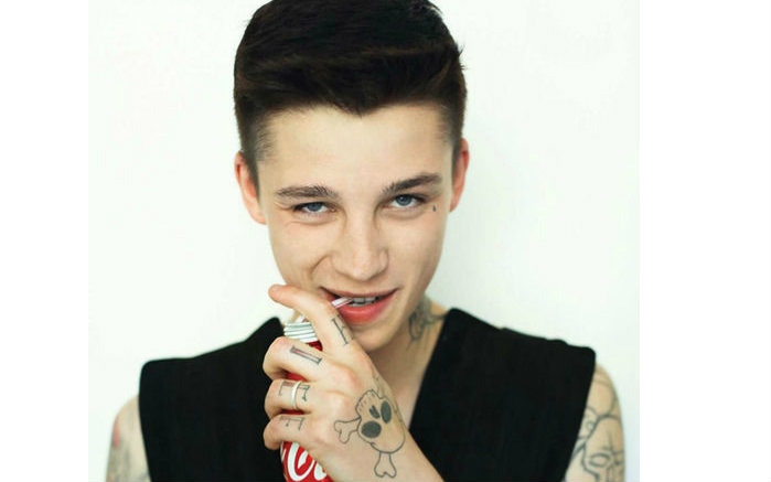 ash stymest,1991年7月31日出生于英国,英国著名男模特.