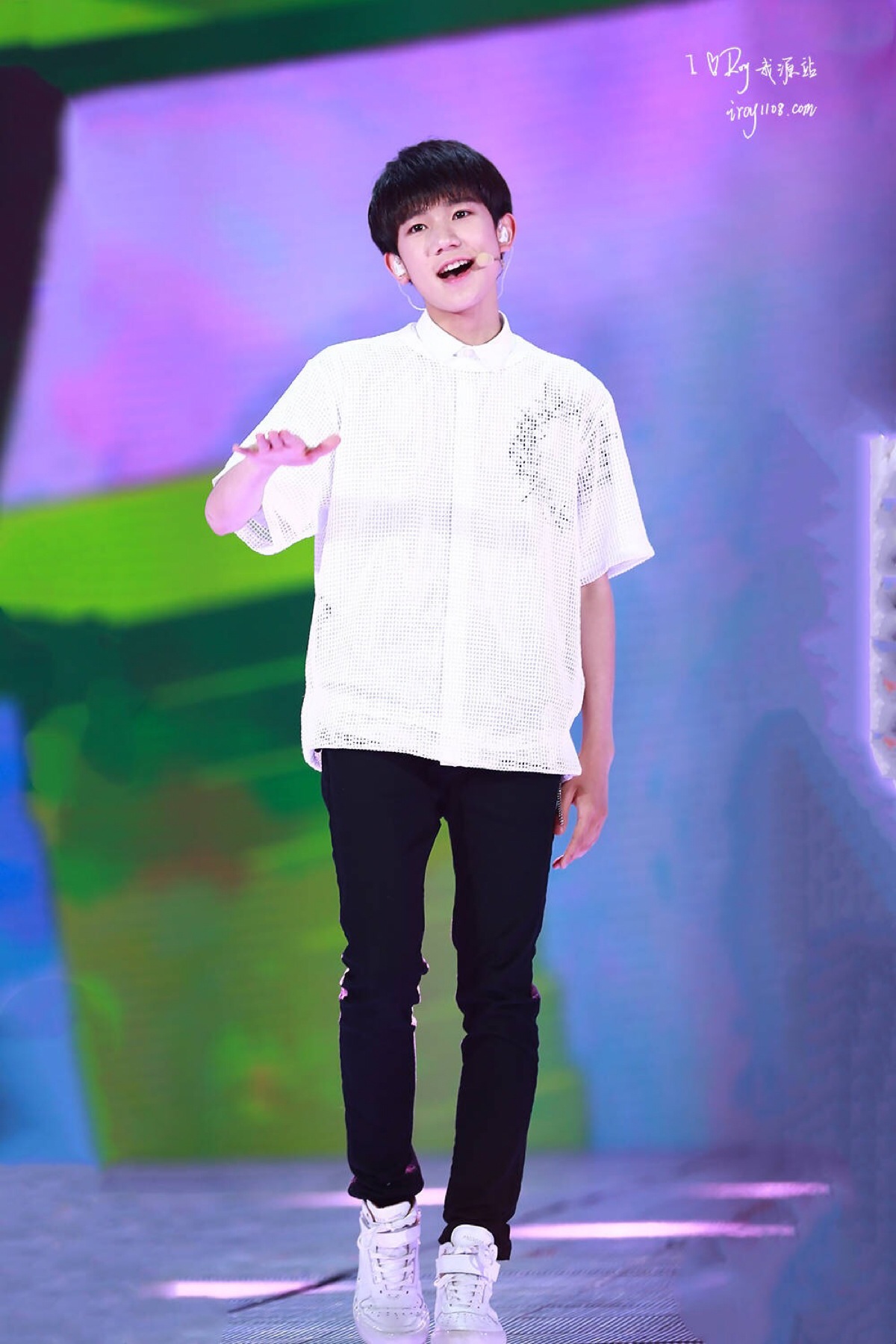 王源#tfboys 央视六一晚会录制 高 可爱