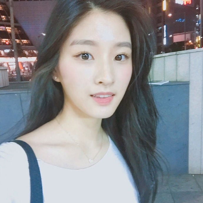 [韩系 女生 欧美 半身 唯美 遮脸 镜子照 中式风 安静 可爱 卖萌 个性