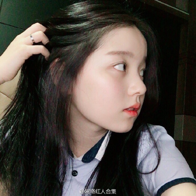 可爱的圆脸女生 姜珠熙 ins : juhees_056