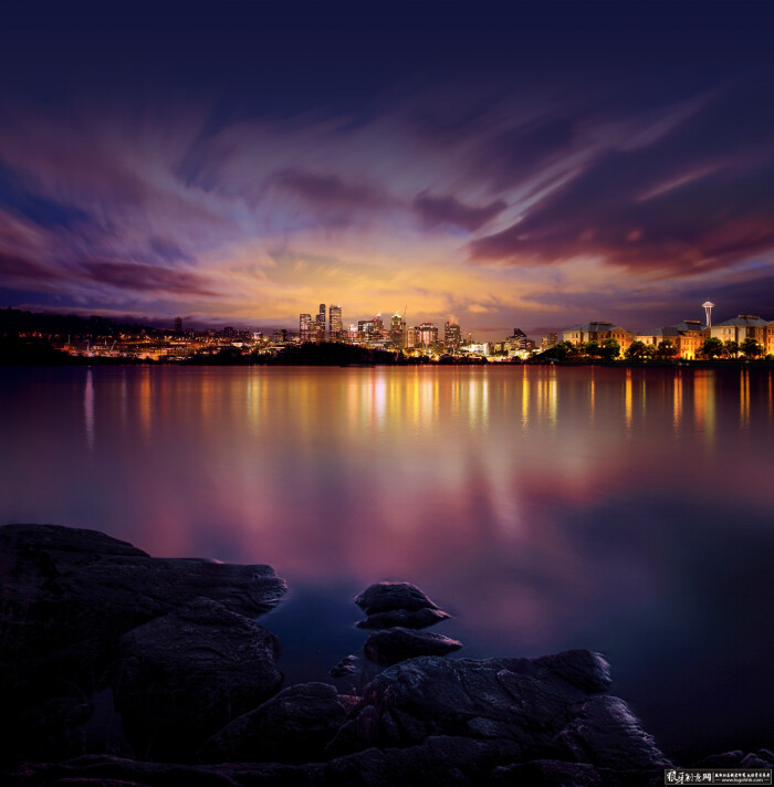 背景素材 海边城市晚霞 梦幻城市夜景高清背景,紫色的大海和天空,河