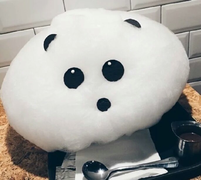 超大超萌的panda bingsu,吃完外面大大的熊猫棉花糖,里面是特色的冰品