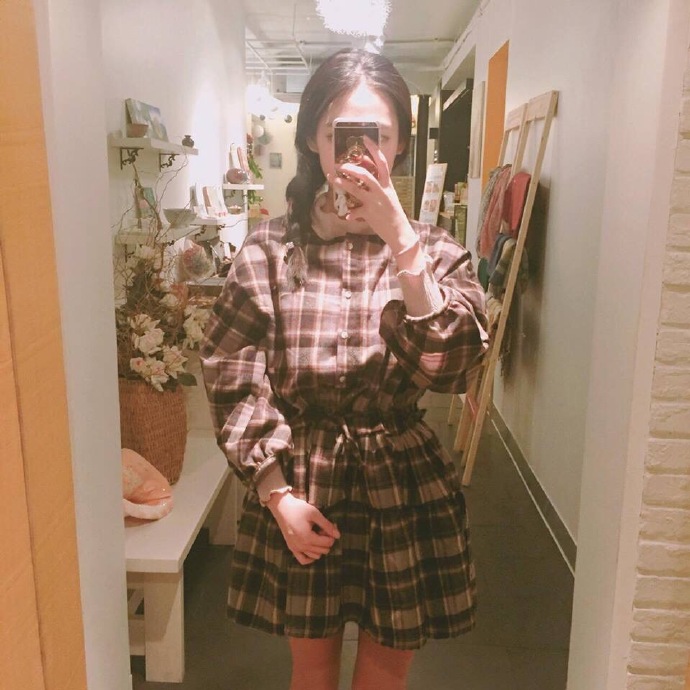 [韩系 女生 欧美 半身 唯美 遮脸 镜子照 中式风 安静 可爱 卖萌 个性