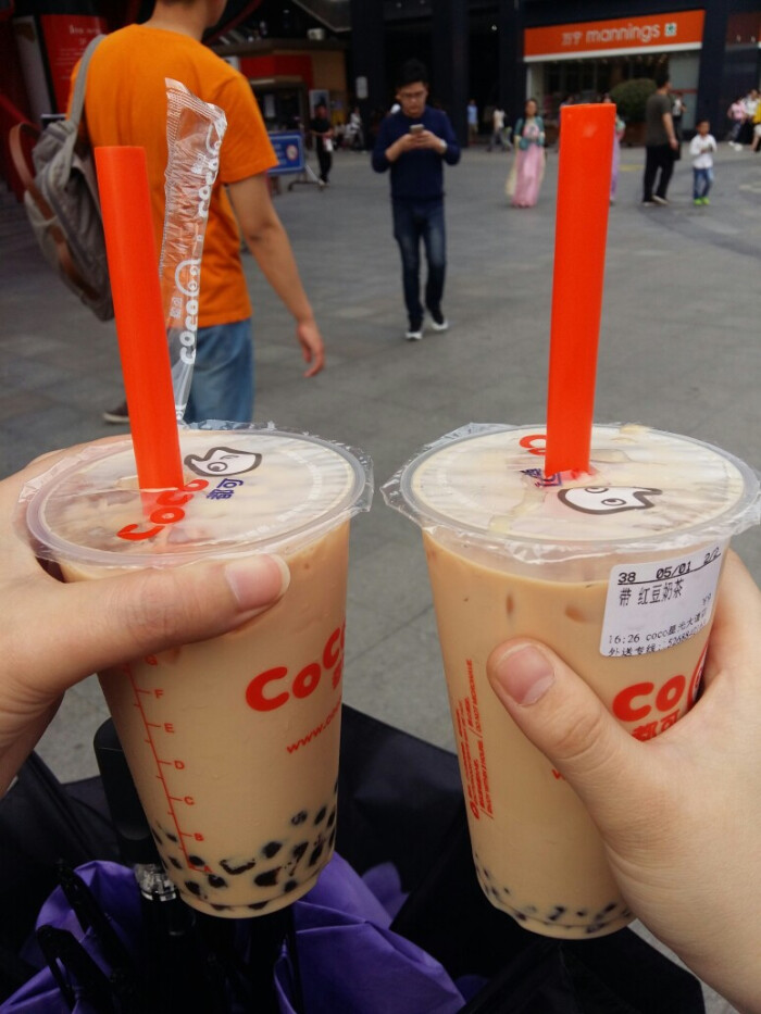 「coco·珍珠奶茶」味道偏甜,有淡淡的焦糖味.还是好喝的.
