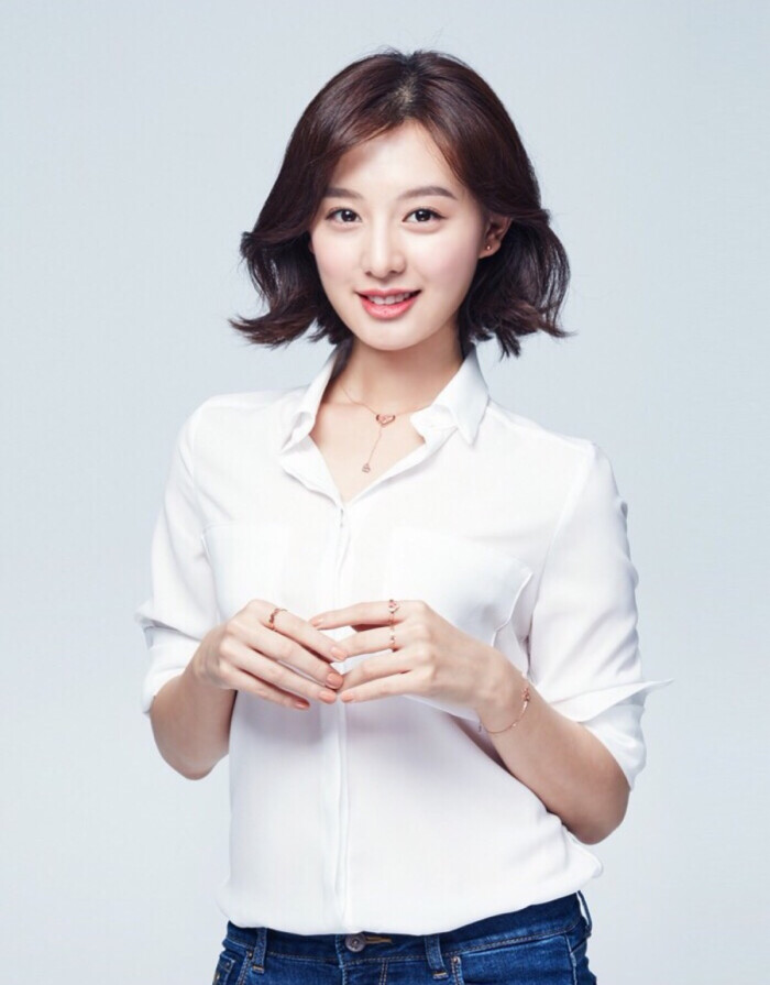 金智媛,1992年10月19日出生于韩国首尔,韩国女演员 太阳的后裔