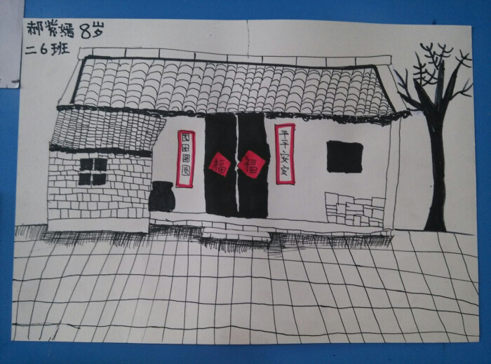 线描《老房子》直接用记号笔画的,挺棒的一个小女孩