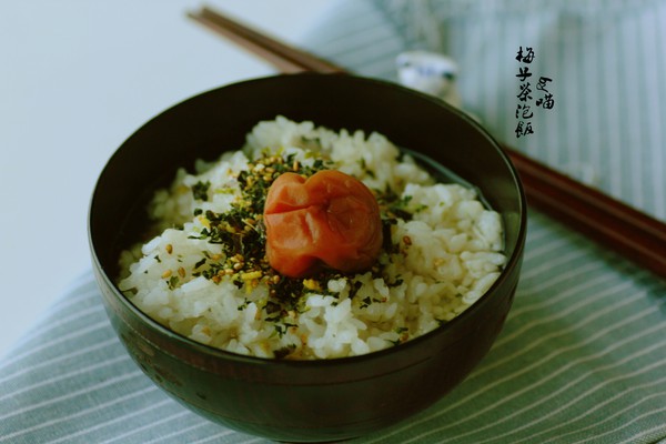 【茶泡饭】茶泡饭顾名思义,用热茶水来泡冷饭.