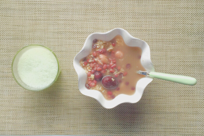 0705早餐:红豆燕麦薏米红枣莲子粥苦瓜蜂蜜汁