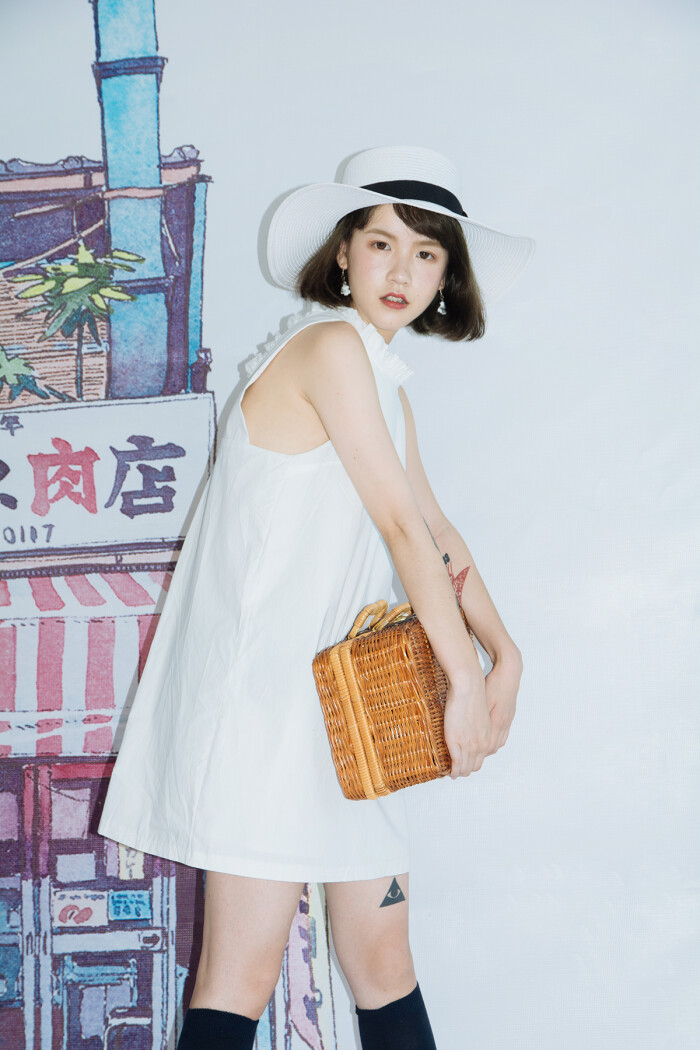 Yooo原创设计 夏季清新文艺荷叶边高领背心…