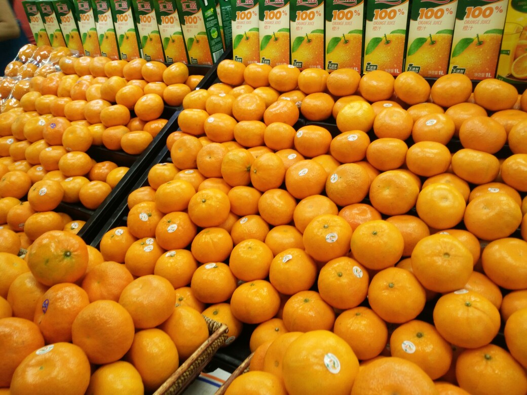 超市里的大橙子