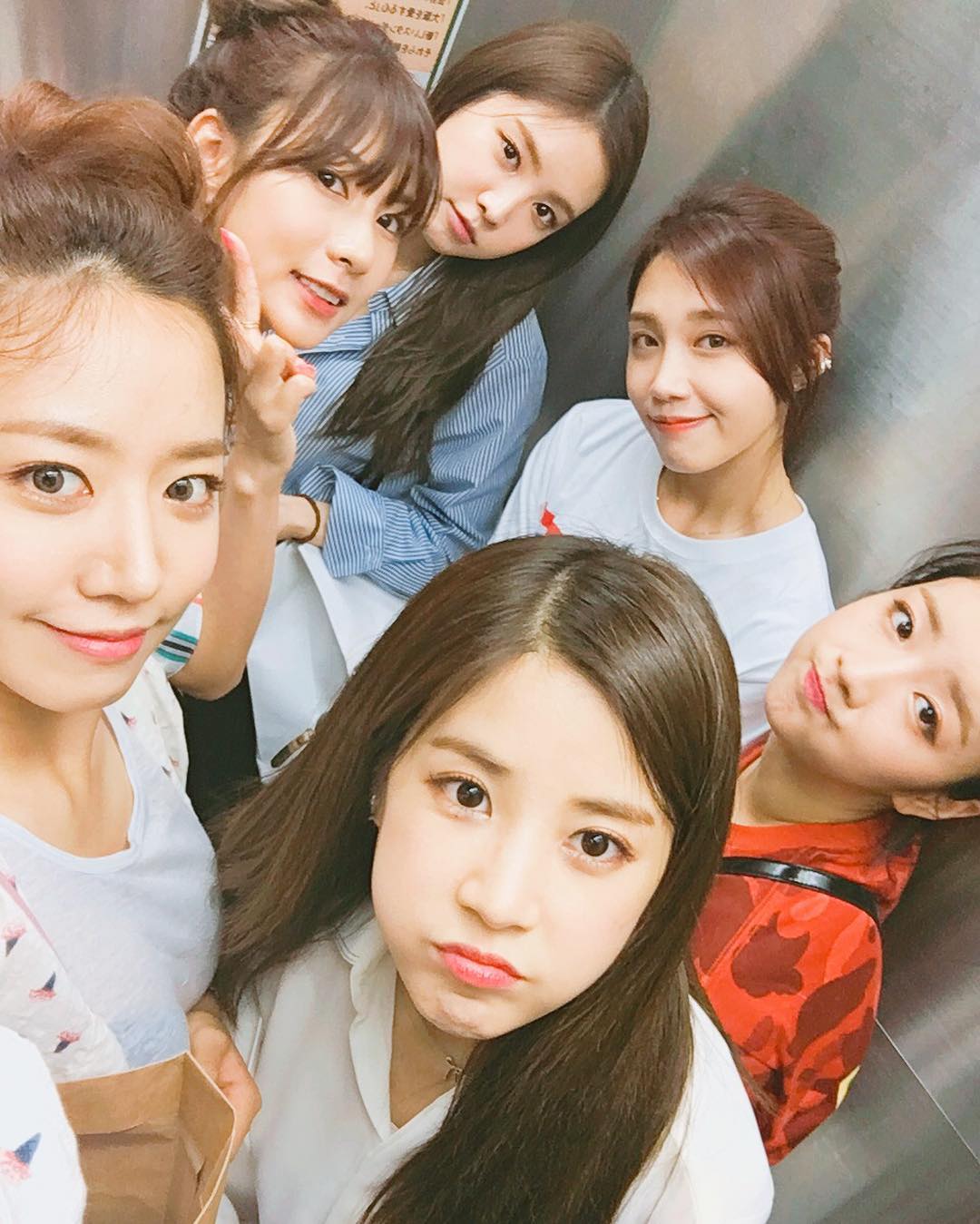 apink 朴初珑 金南珠 尹普美 郑恩地 孙娜恩 吴夏荣