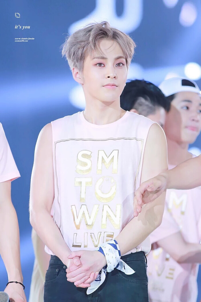 xiumin 金珉锡 exo smtowm live tour v in japan 大阪