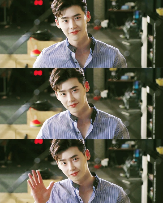 《w-两个世界》第五集修图( ) cr.logo