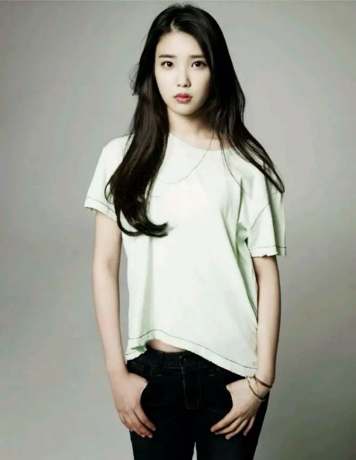 iu 女头