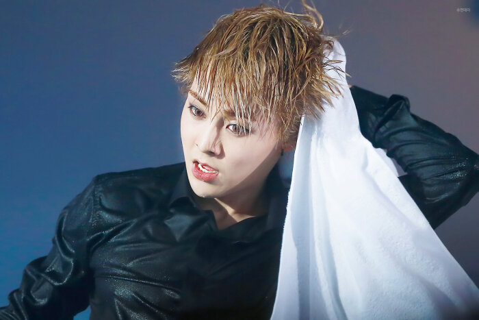 金珉锡 xiumin