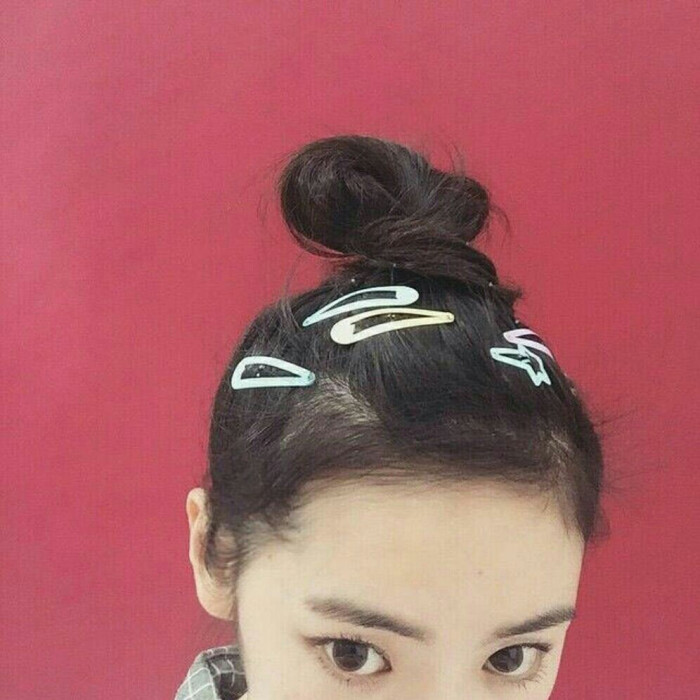 女生头像 小清新 简约 森系 可爱 丸子头 半身 你好美