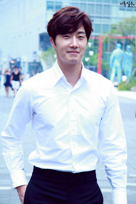 丁一宇 