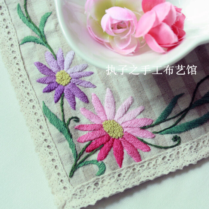 执子之手工布艺馆—原创欧式刺绣餐垫图案《复古花》在网上看到一