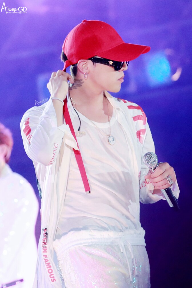 g-dragon(权志龙),1988年8月18日出生于韩国首尔,韩国男歌手,男子演唱