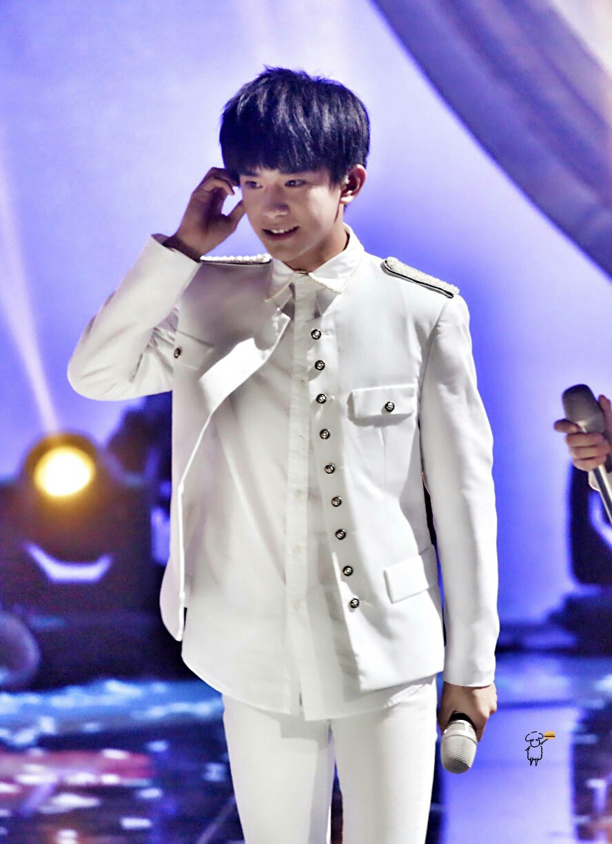 易烊千玺 #tfboys 湖南卫视中秋晚会彩排 高清 帅气