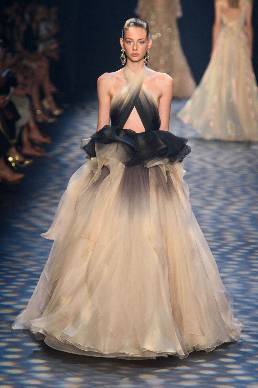 marchesa,marchesa2019 纽约时装周marchesa 2017春夏成衣秀从朝霞到日落,都美上天marchesa