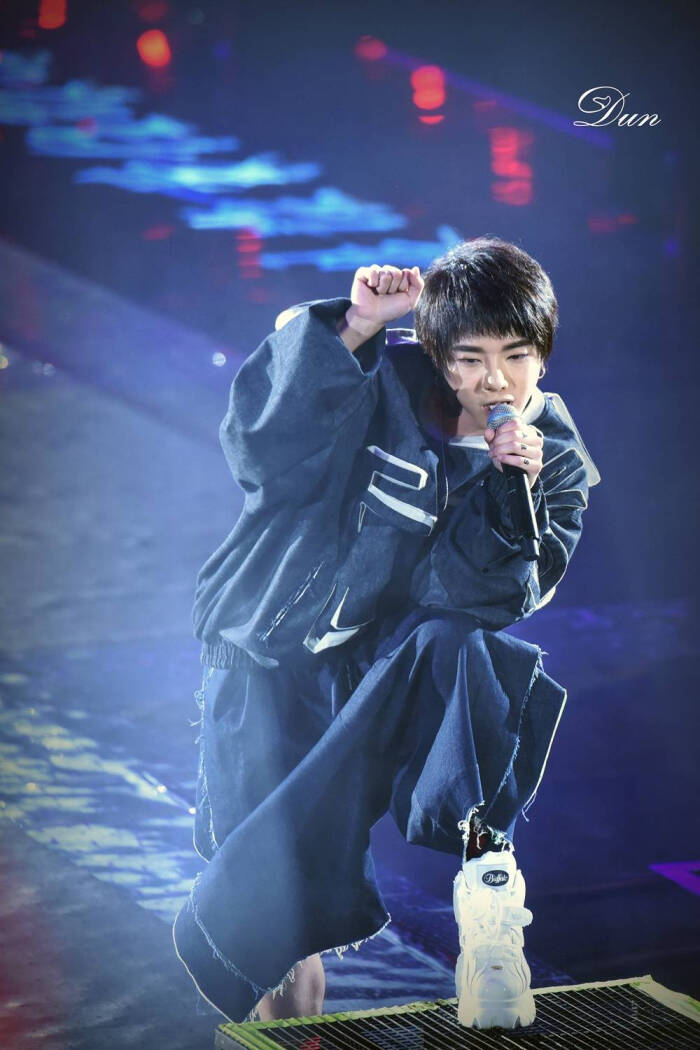 华晨宇 2016火星演唱会 深圳场 高清壁纸