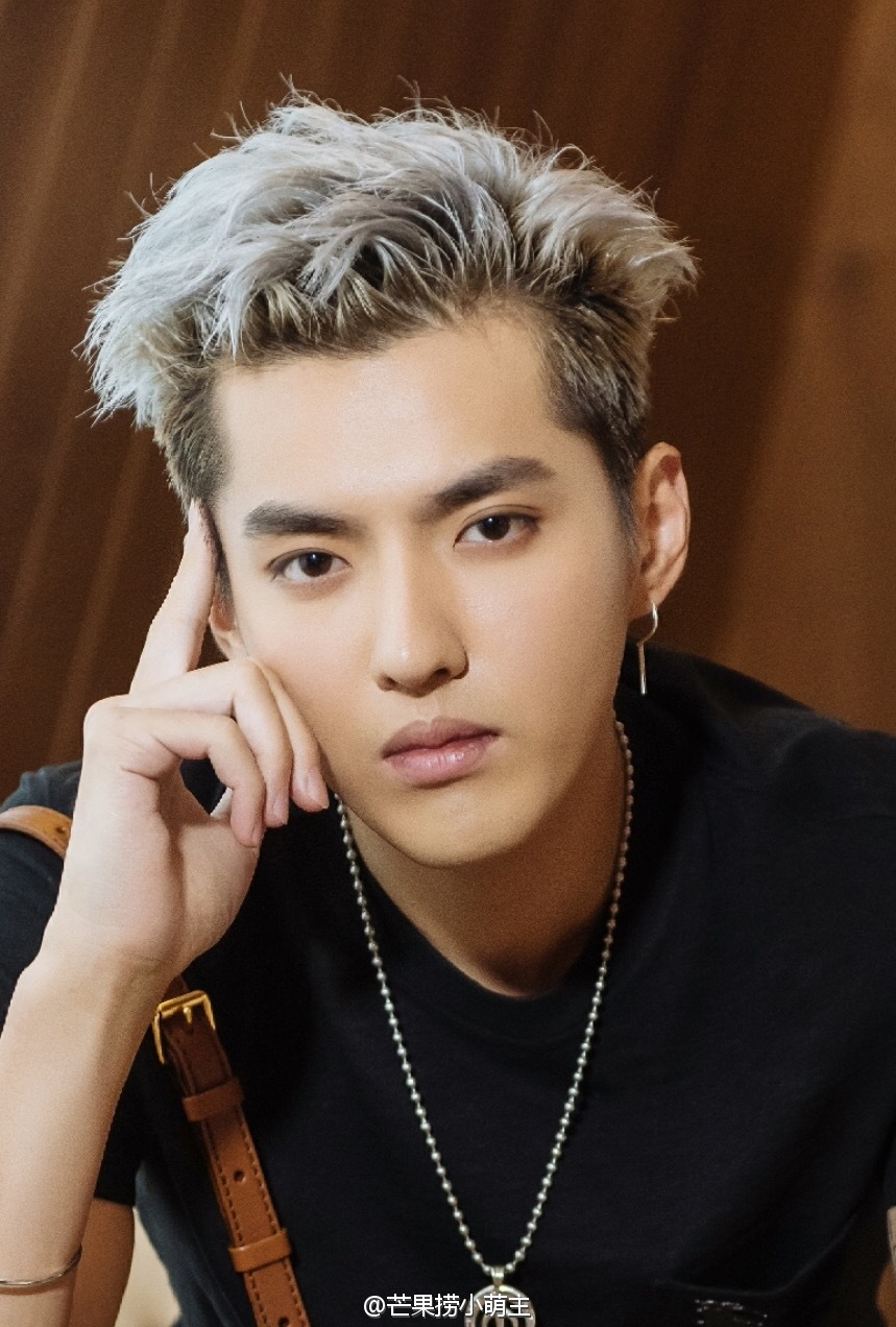 吴亦凡 kris exo 花美男 偶像 明星 男神 帅哥 小鲜肉 锁屏 人物 杂志