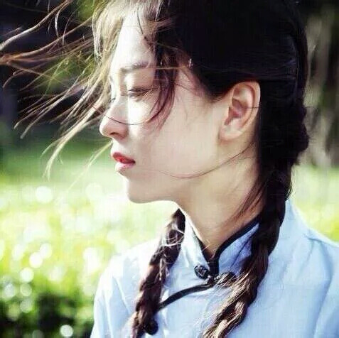 麻花辫 侧脸 风 女生头像