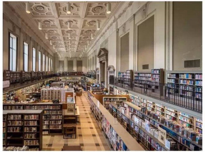 宾夕法尼亚:费城自由图书馆于1894年开业,其优雅气质和超大空间的特色