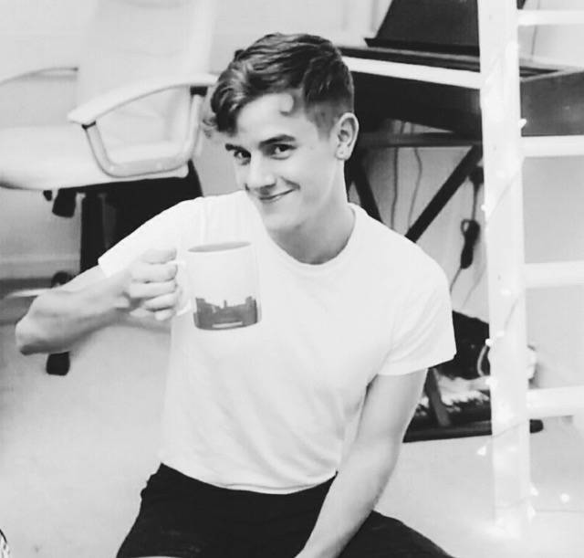 connor franta 康康