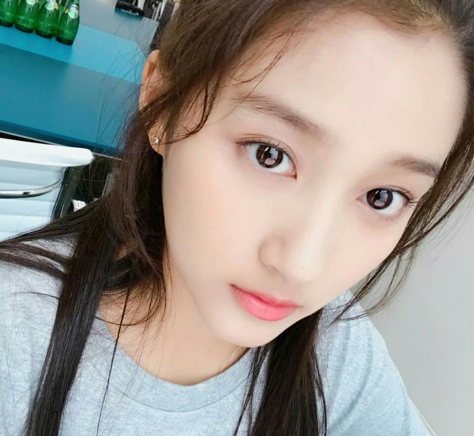 关晓彤 