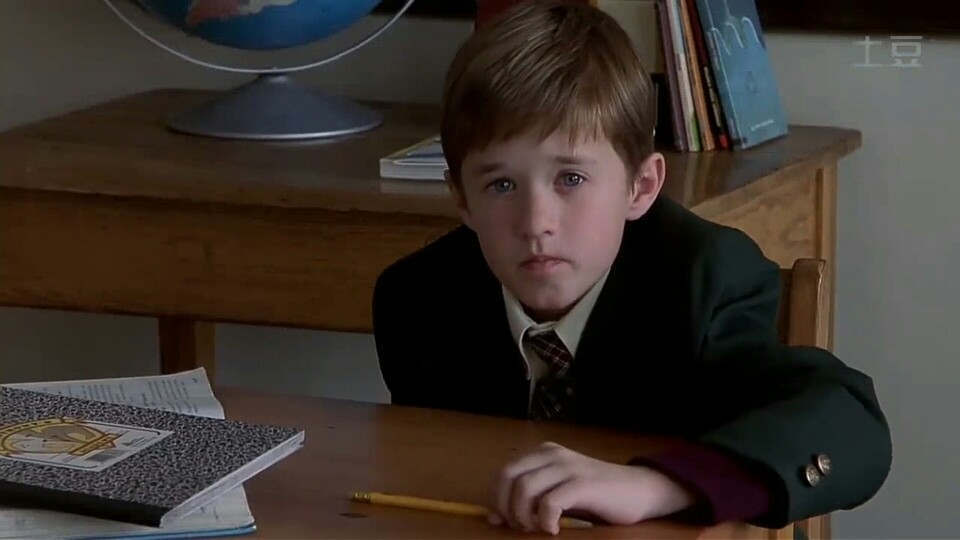 海利·乔·奥斯蒙特(haley joel osment,1988年4月10日出生在美国加