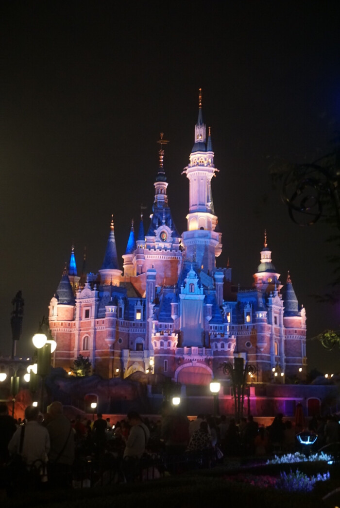 中心的城堡,到晚上才更美