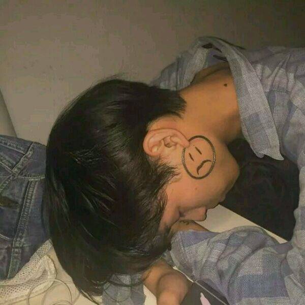 玩网男头 玩网头像 男生头像"烟酒脏话性格极差 充满野性但也干净.