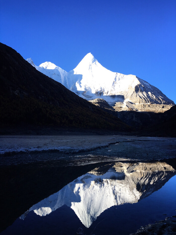 亚丁雪山