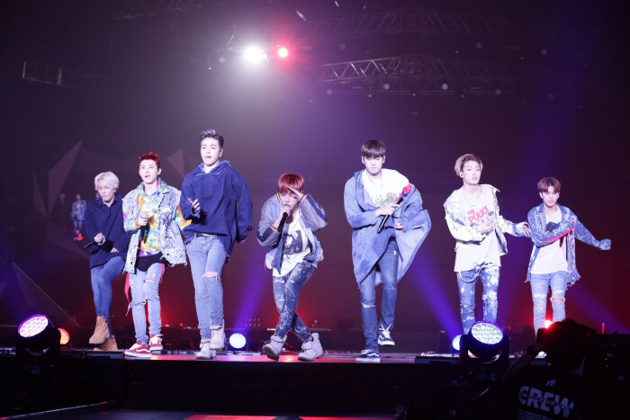 ikon b.