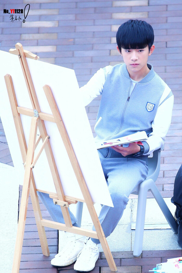 易烊千玺#tfboys 电视剧我们的少年时代拍摄花絮 高清 帅气