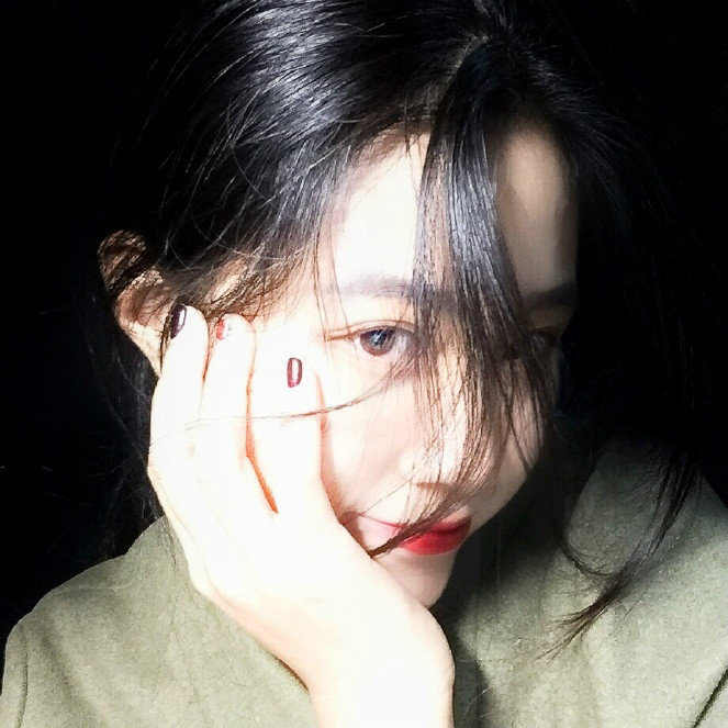 [韩系 女生 欧美 半身 唯美 遮脸 镜子照 中式风 安静 可爱 卖萌 个性