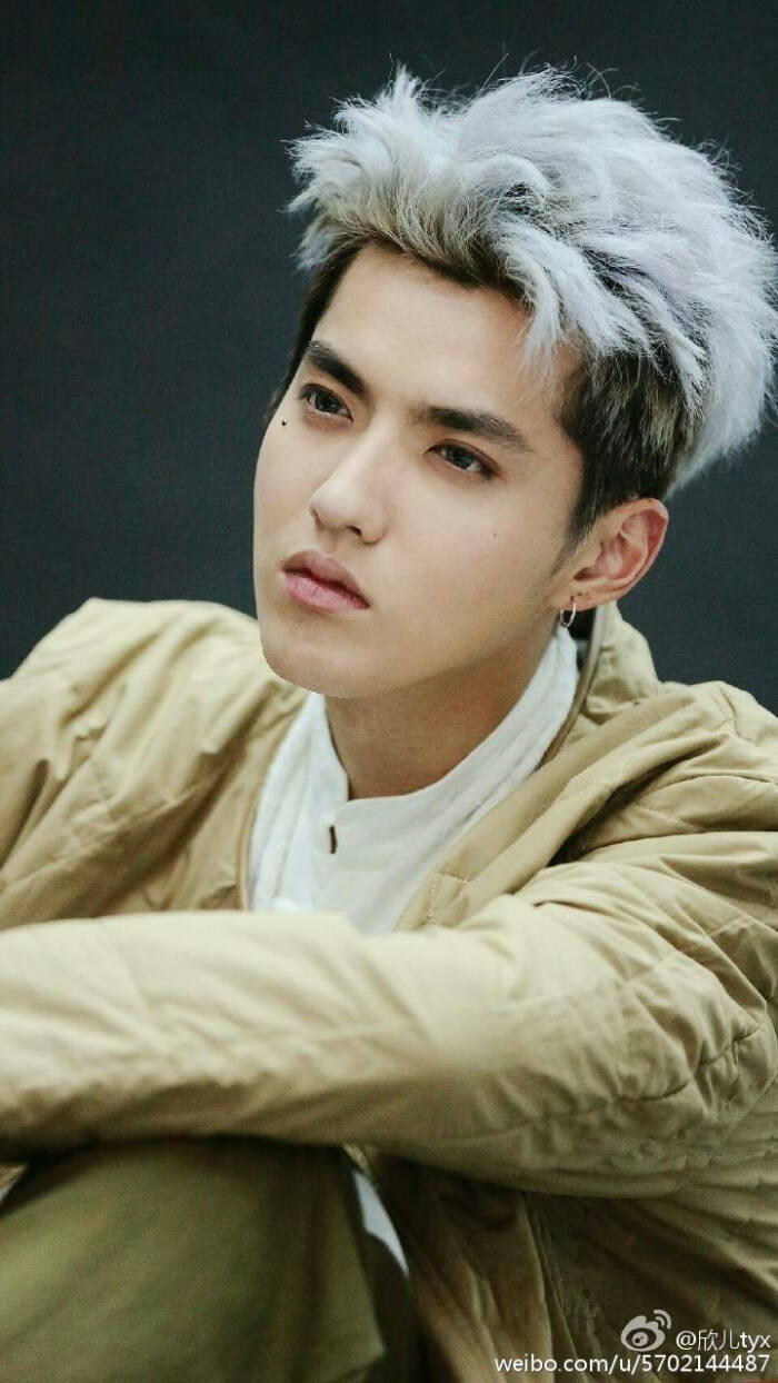 吴亦凡 kris exo 花美男 偶像 明星 帅哥 小鲜肉 锁屏 人物 杂志 屏保