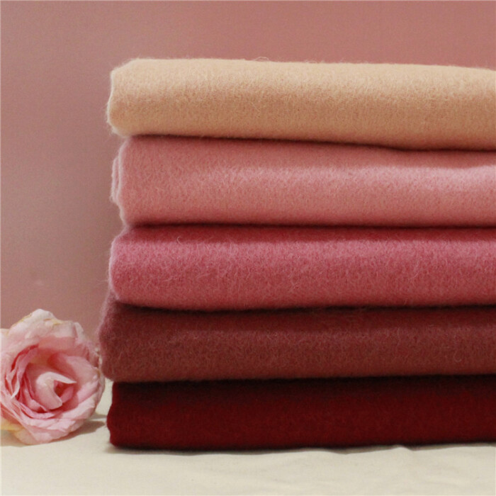 玫瑰色的你 像选口红一样选围巾 豆沙色浆果红