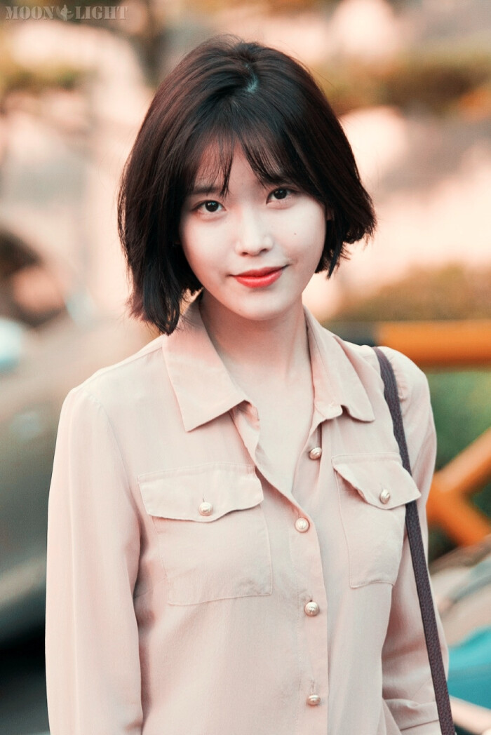 李知恩 IU           90年代美人般的气质