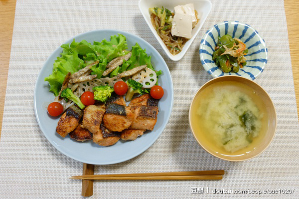 厨房 下厨房 晚餐 好吃 小吃 食物 饕餮 食谱 菜单 菜谱 摆盘 餐具