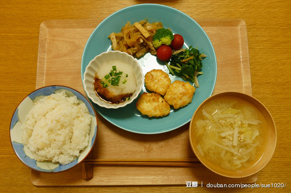 厨房 下厨房 晚餐 好吃 小吃 食物 饕餮 食谱 菜单 菜谱 摆盘 餐具