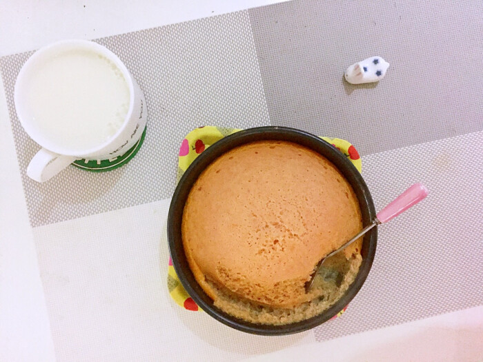 蒸番茄鸡蛋糕,自从买了打蛋器,又可以玩新花样